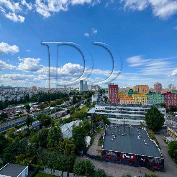 Продаж 3-кімнатної квартири 76 м², Юрія Липи вул., 6А