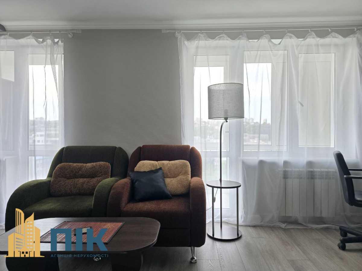 Продажа 1-комнатной квартиры 40 м², Жилянская ул., 72