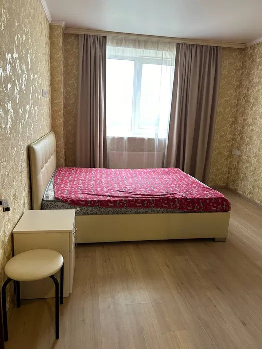 Аренда 3-комнатной квартиры 100 м², Евгения Харченко ул.