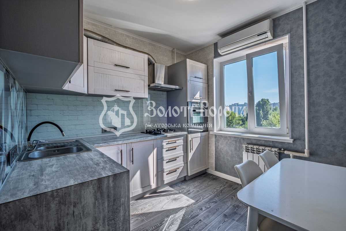 Продажа 2-комнатной квартиры 55 м², Александра Кошица ул., 7