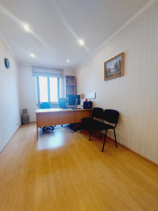 Аренда офиса 45 м², Трехсвятительская ул., 3