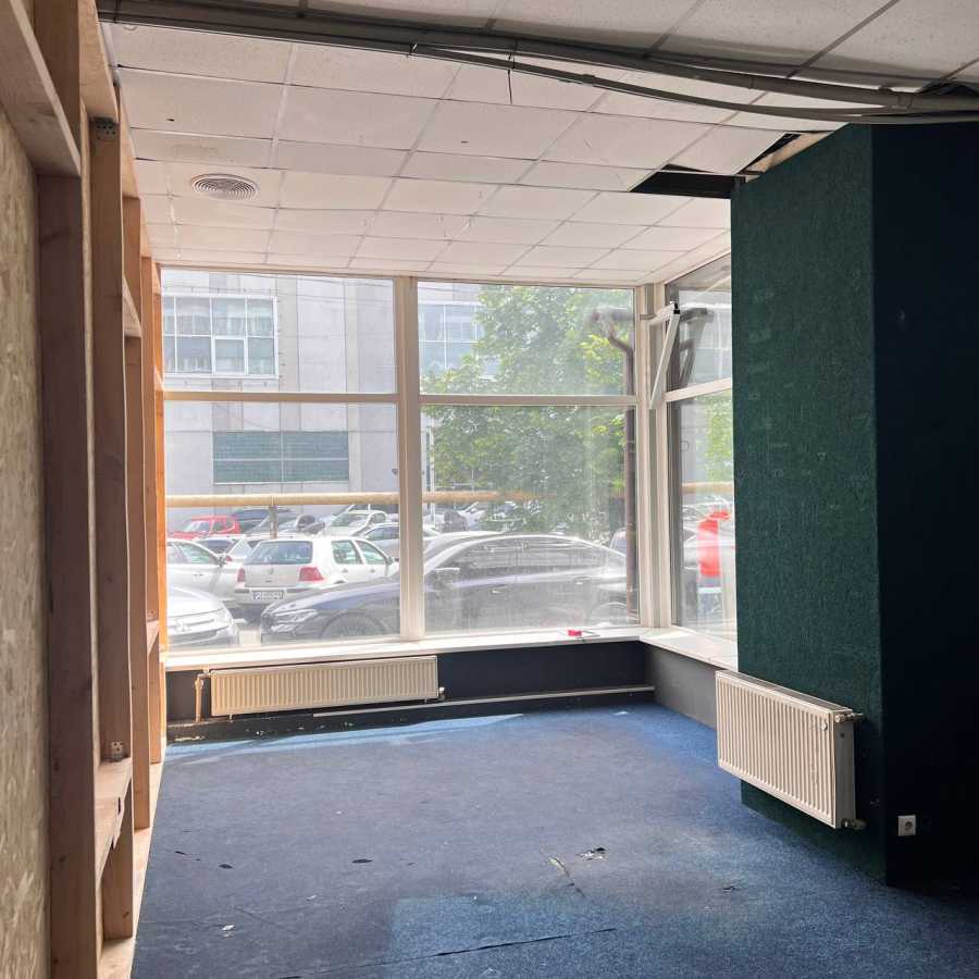 Аренда помещения свободного назначения 1000 м², Московская ул., 8