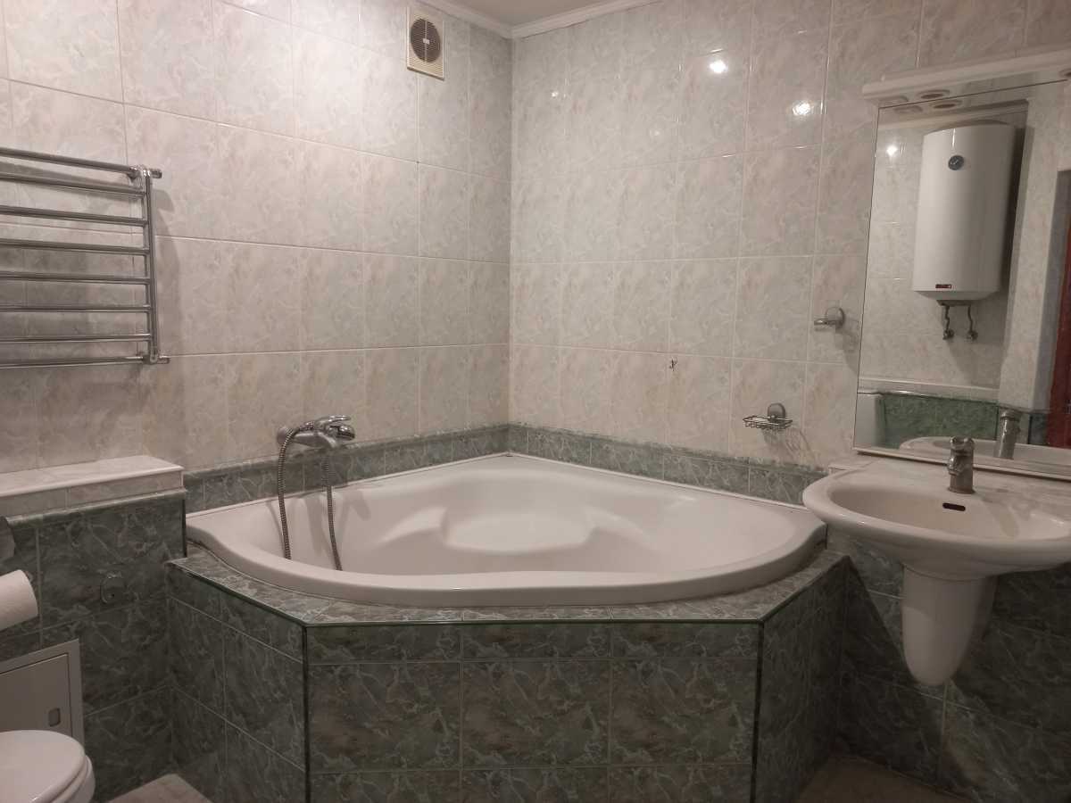 Продажа 2-комнатной квартиры 60 м², Анны Ахматовой ул., 3А