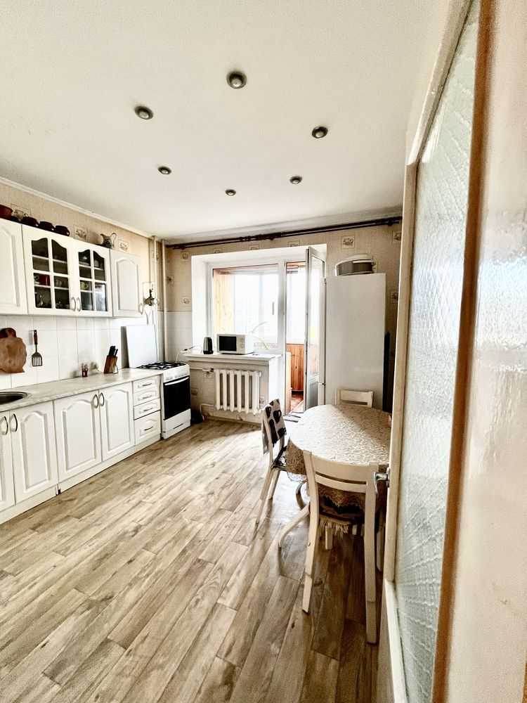 Продаж 1-кімнатної квартири 49.8 м², Княжий Затон вул., 4