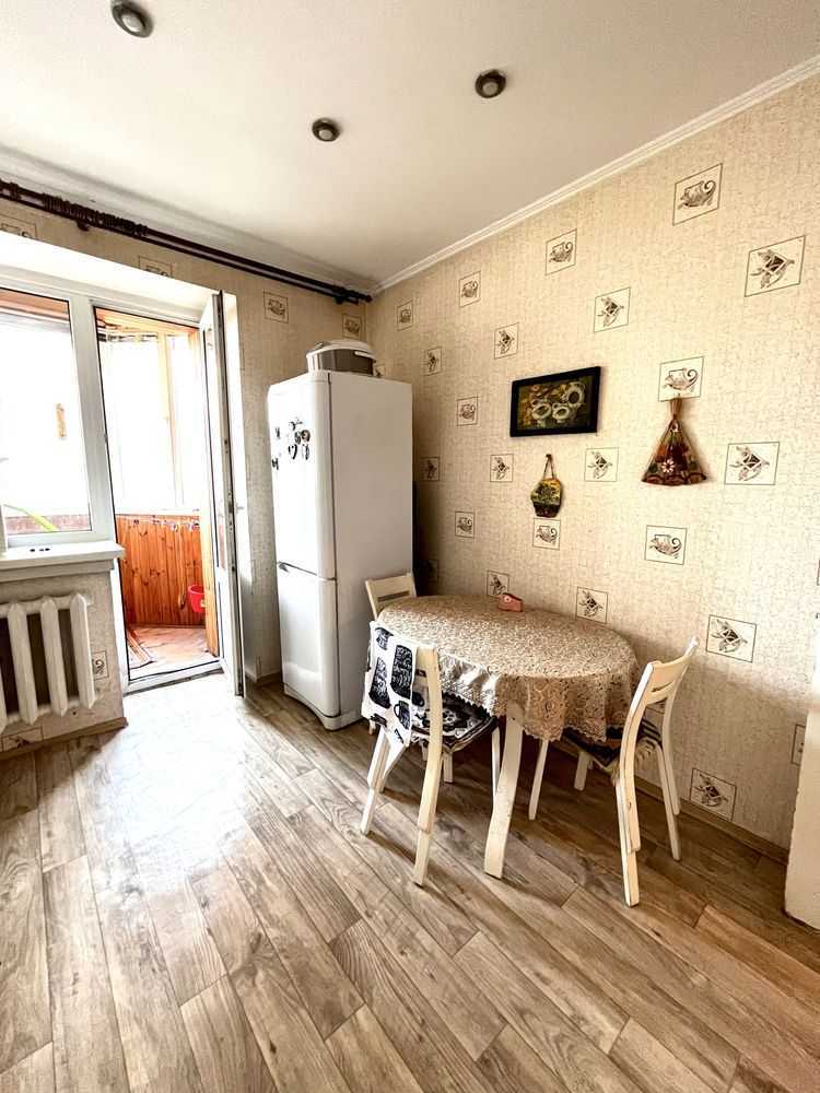 Продаж 1-кімнатної квартири 49.8 м², Княжий Затон вул., 4