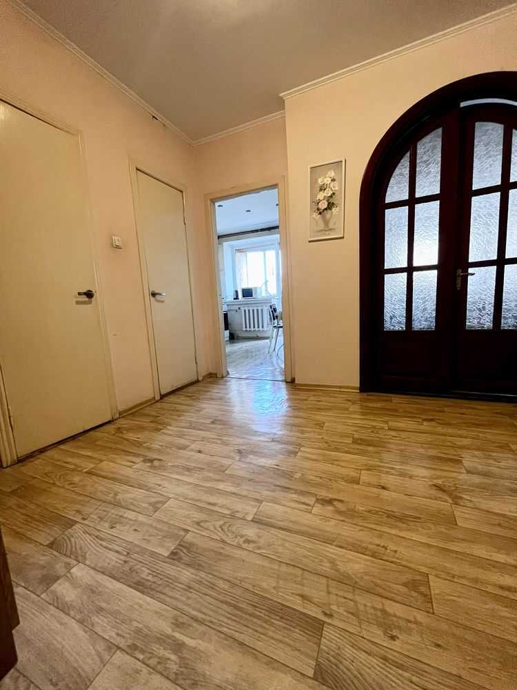 Продаж 1-кімнатної квартири 49.8 м², Княжий Затон вул., 4