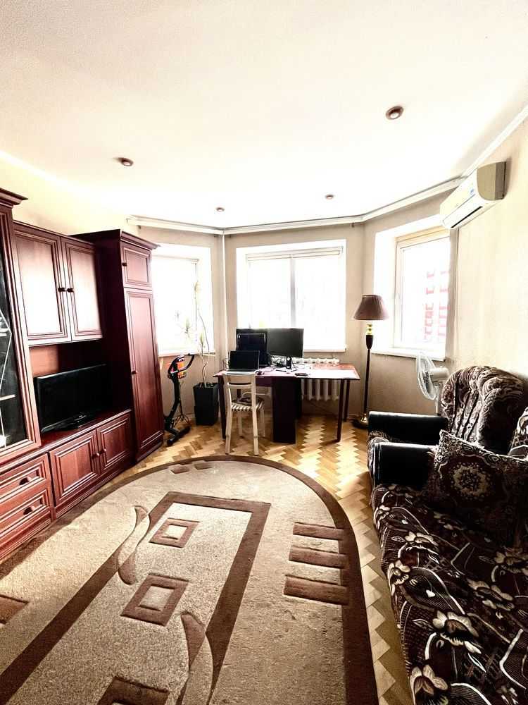 Продаж 1-кімнатної квартири 49.8 м², Княжий Затон вул., 4
