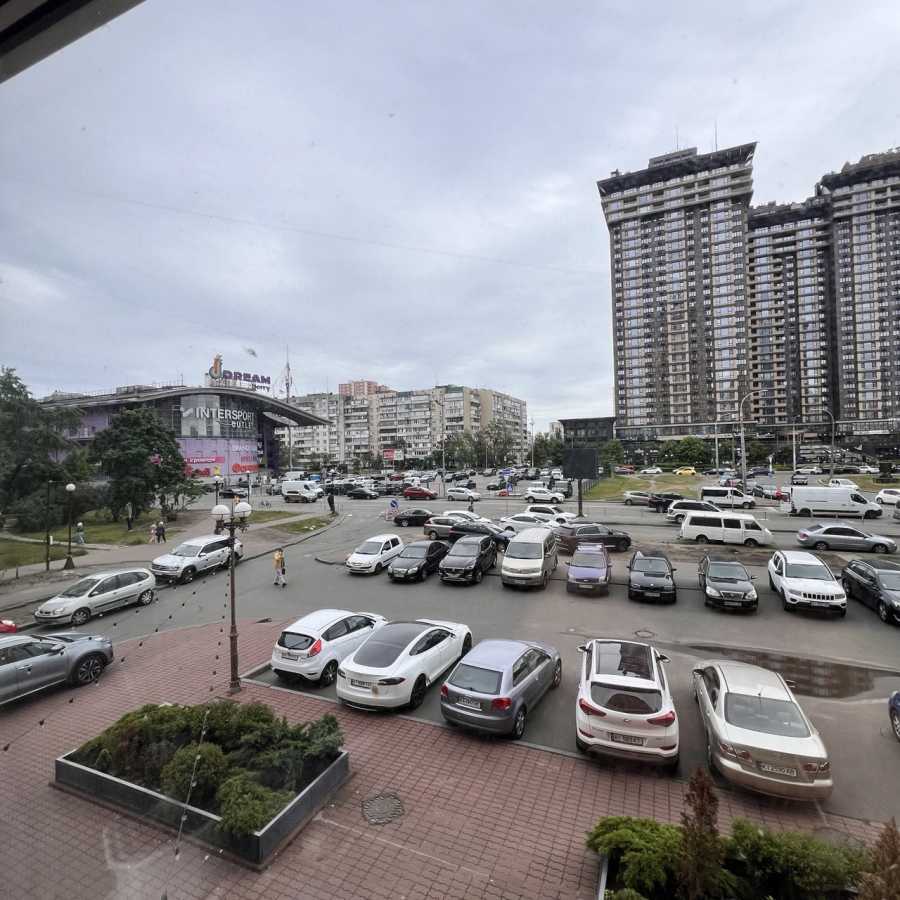 Аренда помещения свободного назначения 400 м², Маршала Тимошенко ул., 21