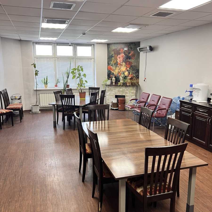 Аренда помещения свободного назначения 400 м², Маршала Тимошенко ул., 21
