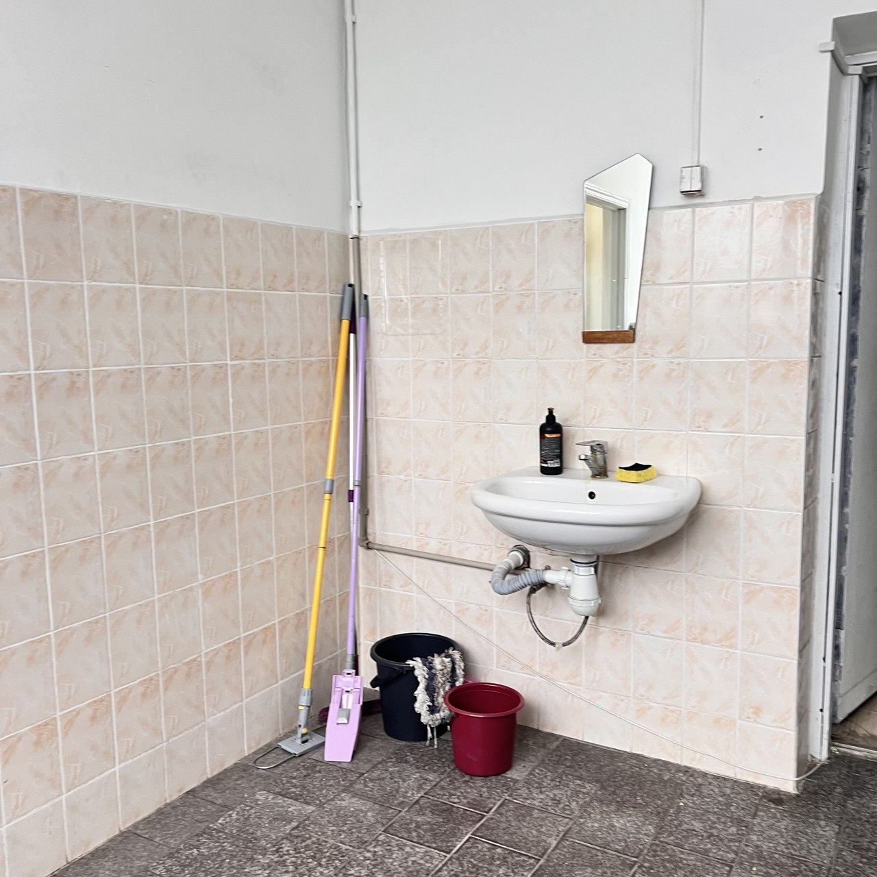 Аренда помещения свободного назначения 768 м², Степана Бандеры просп., 8