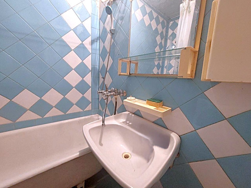 Оренда 3-кімнатної квартири 77 м², Сегедская вул., 1