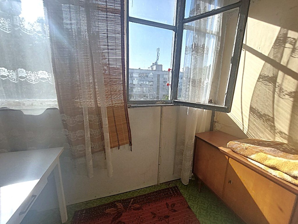 Оренда 3-кімнатної квартири 77 м², Сегедская вул., 1