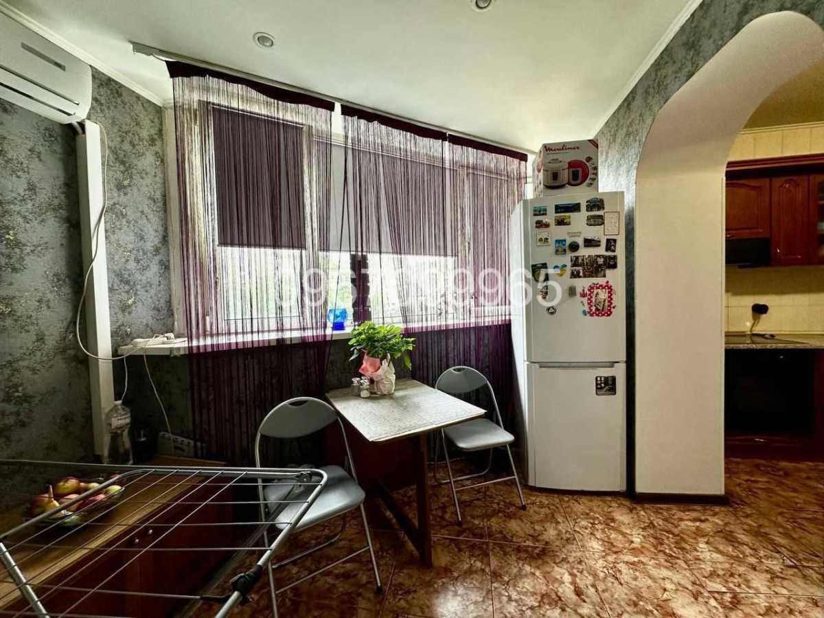Продаж 3-кімнатної квартири 84 м², Ревуцького вул., 36/2