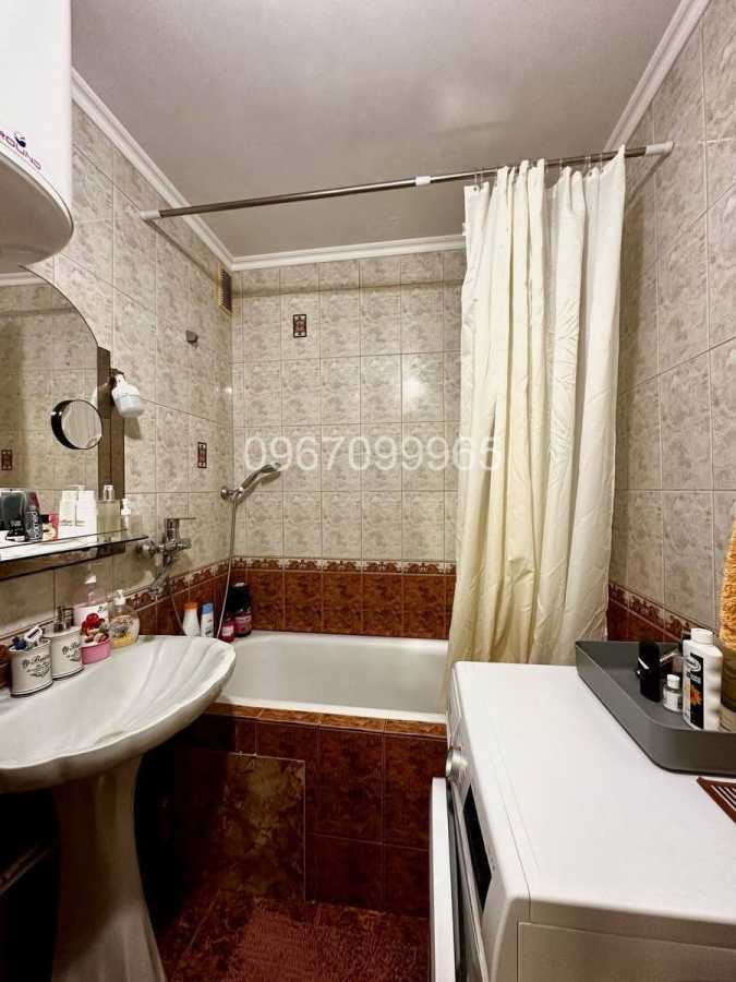 Продаж 3-кімнатної квартири 84 м², Ревуцького вул., 36/2