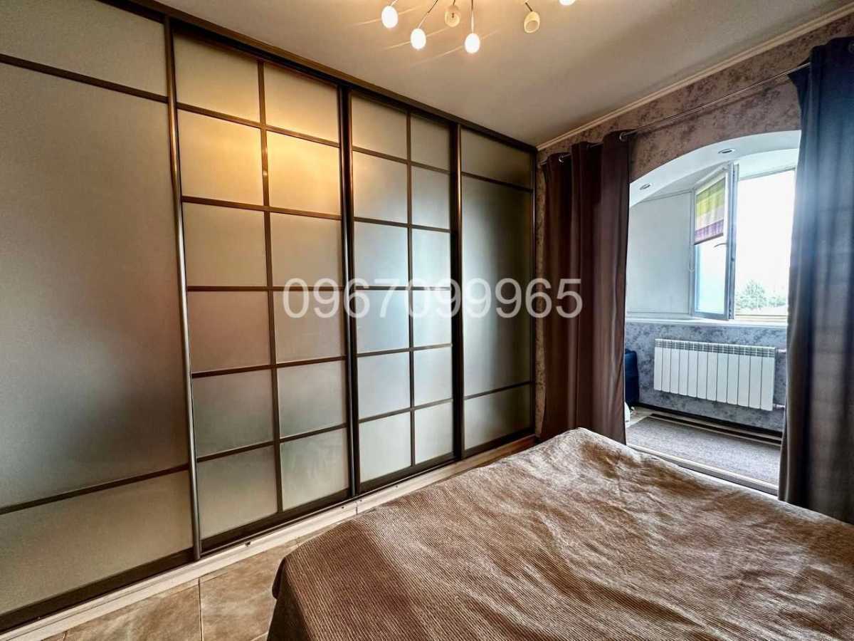 Продаж 3-кімнатної квартири 84 м², Ревуцького вул., 36/2