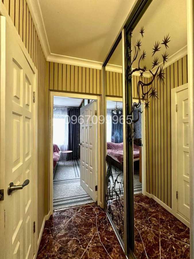 Продаж 3-кімнатної квартири 84 м², Ревуцького вул., 36/2