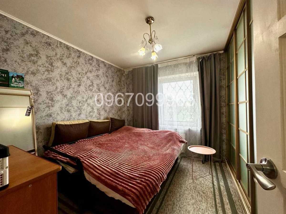 Продаж 3-кімнатної квартири 84 м², Ревуцького вул., 36/2