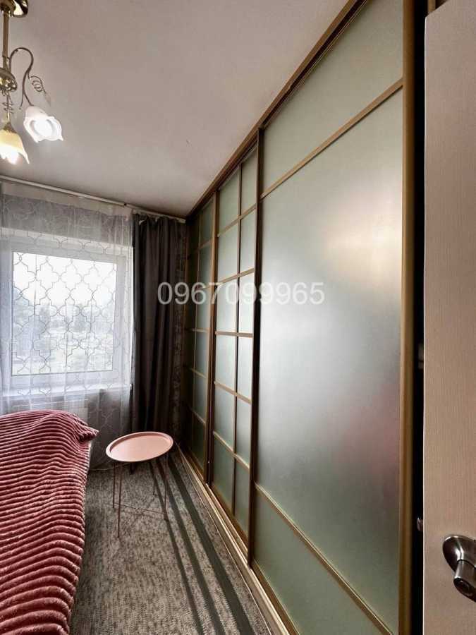 Продаж 3-кімнатної квартири 84 м², Ревуцького вул., 36/2