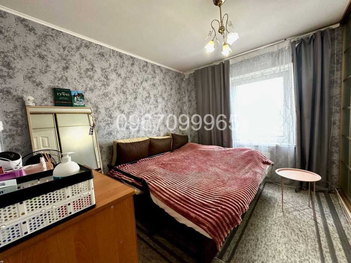 Продаж 3-кімнатної квартири 84 м², Ревуцького вул., 36/2