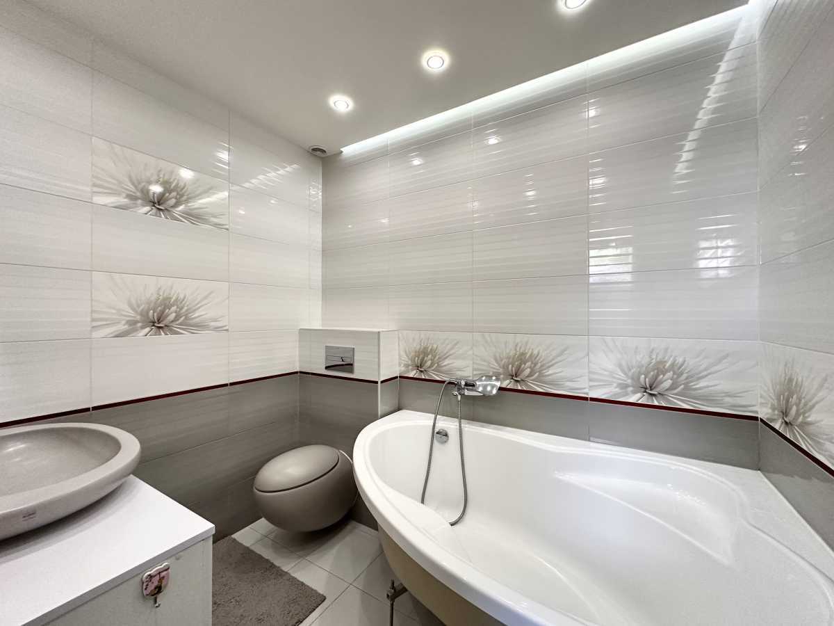 Продажа 3-комнатной квартиры 103 м², Борщаговская ул., 30А
