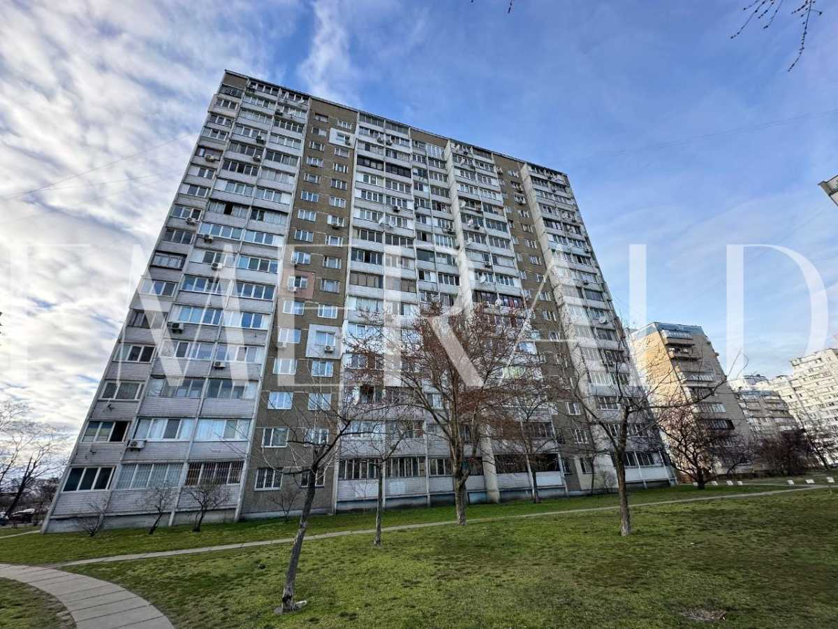 Продажа 3-комнатной квартиры 75.7 м², Владимира Маяковского просп., 23