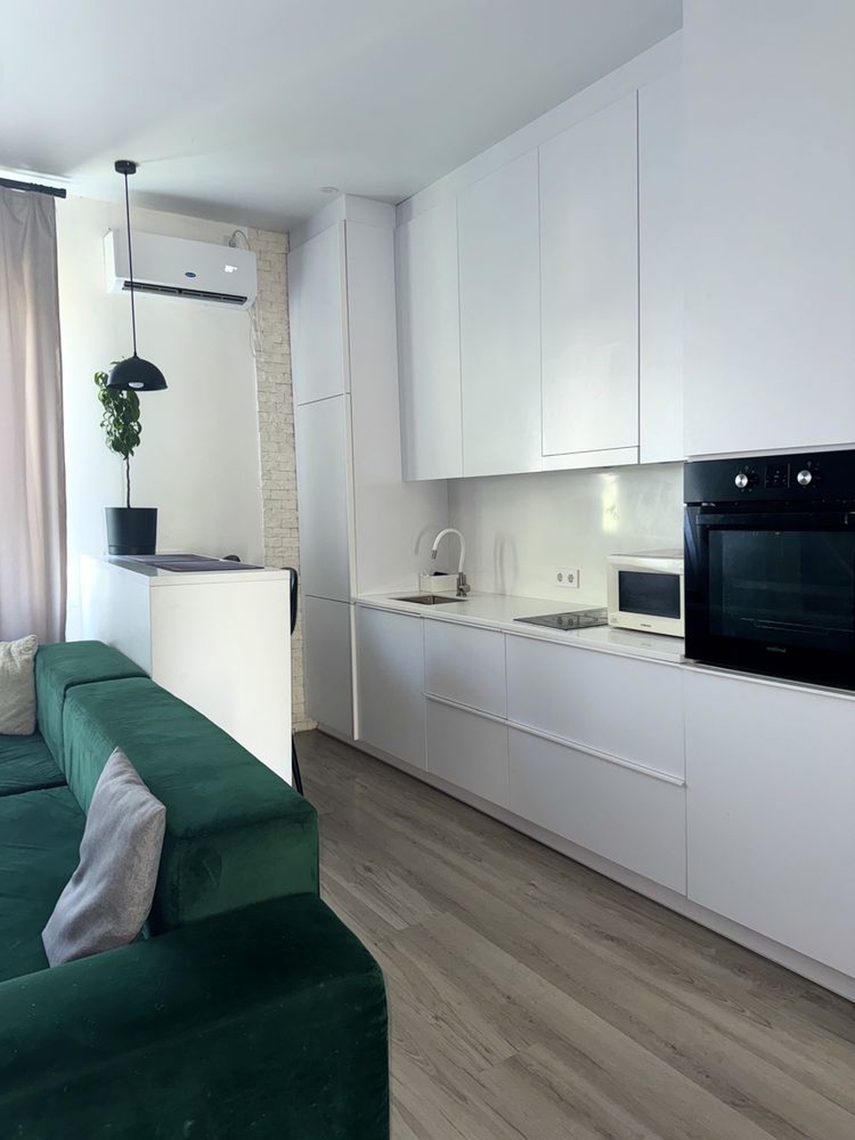 Продажа 3-комнатной квартиры 68 м², Новоселовская ул.