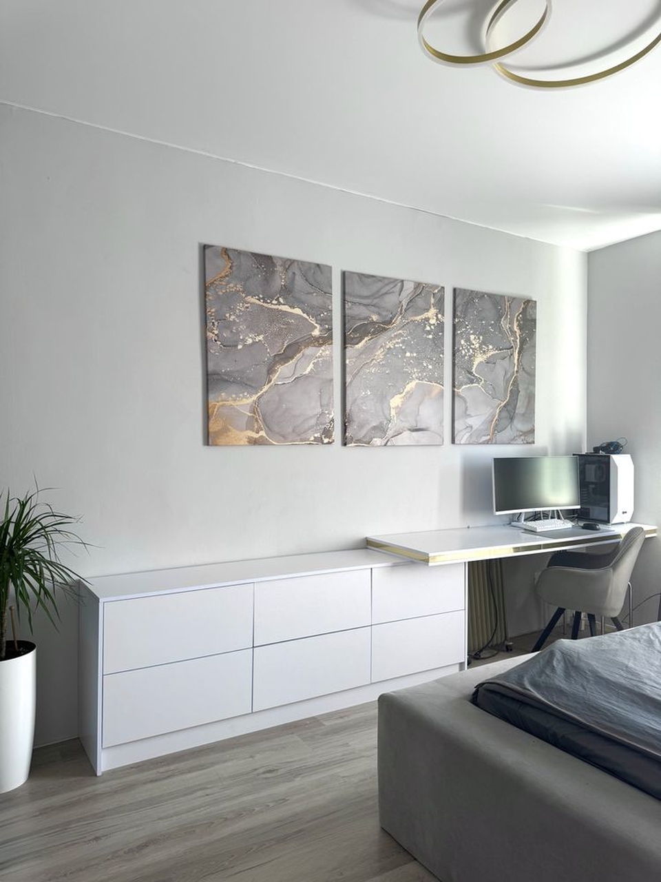 Продажа 3-комнатной квартиры 68 м², Новоселовская ул.