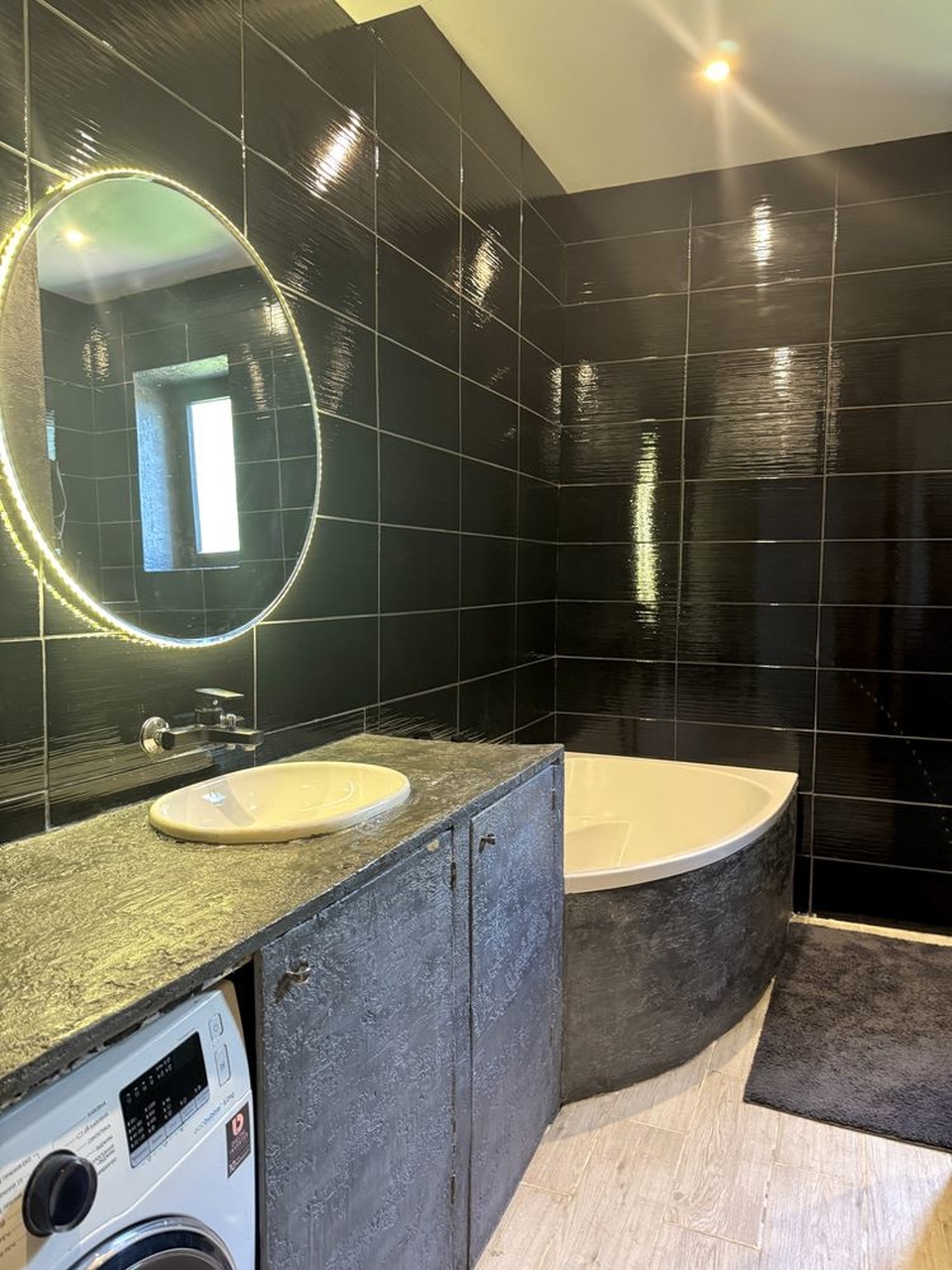 Продажа 3-комнатной квартиры 68 м², Новоселовская ул.