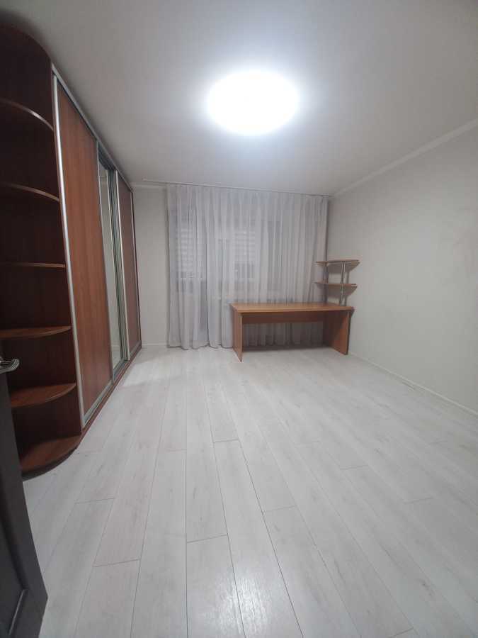 Продажа 3-комнатной квартиры 67.1 м², Грушевского ул., 13