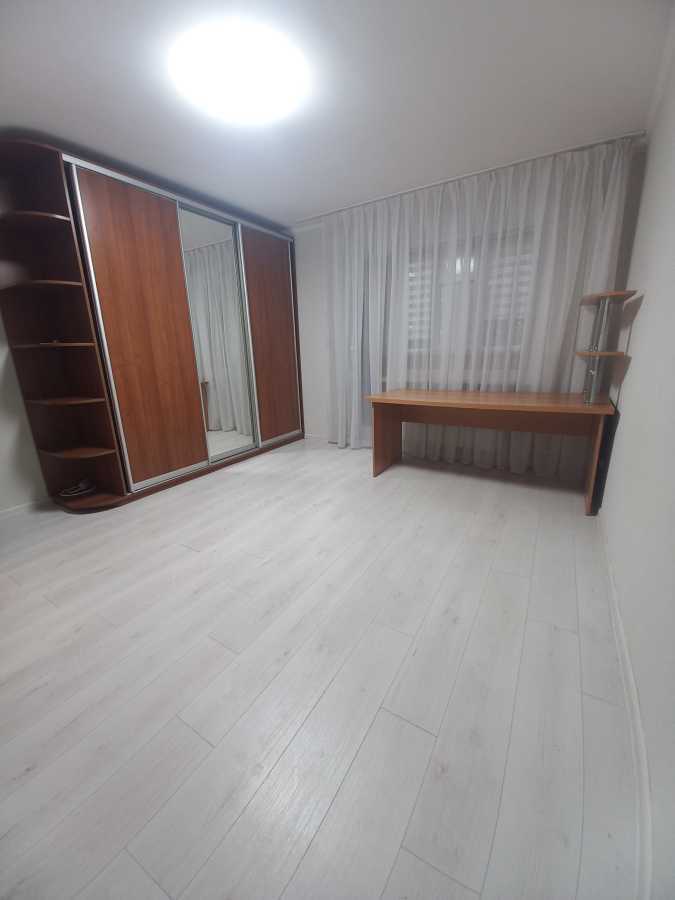 Продажа 3-комнатной квартиры 67.1 м², Грушевского ул., 13