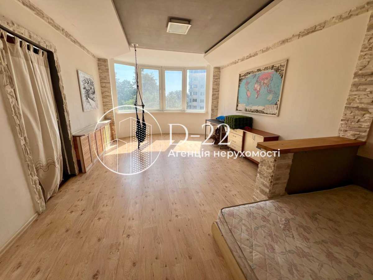 Продажа 3-комнатной квартиры 108 м², Симоненко ул., 4