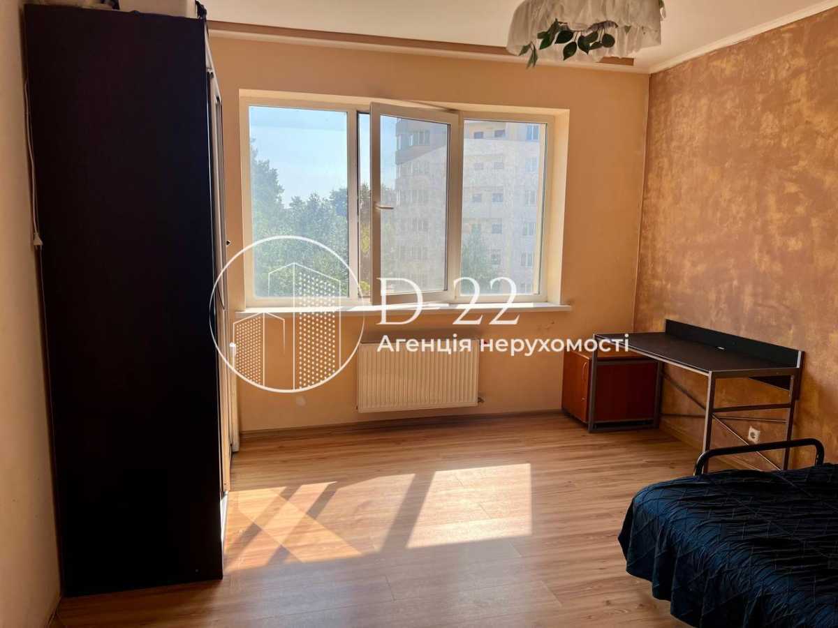 Продажа 3-комнатной квартиры 108 м², Симоненко ул., 4