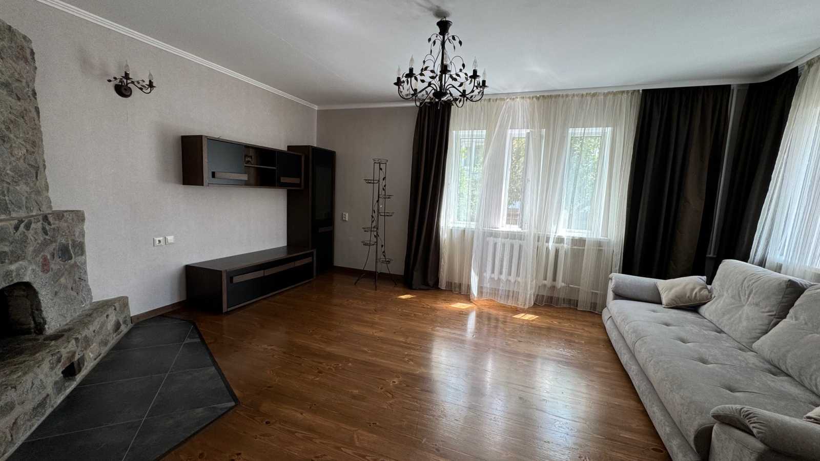 Оренда будинку 200 м², Прилуцька вул.