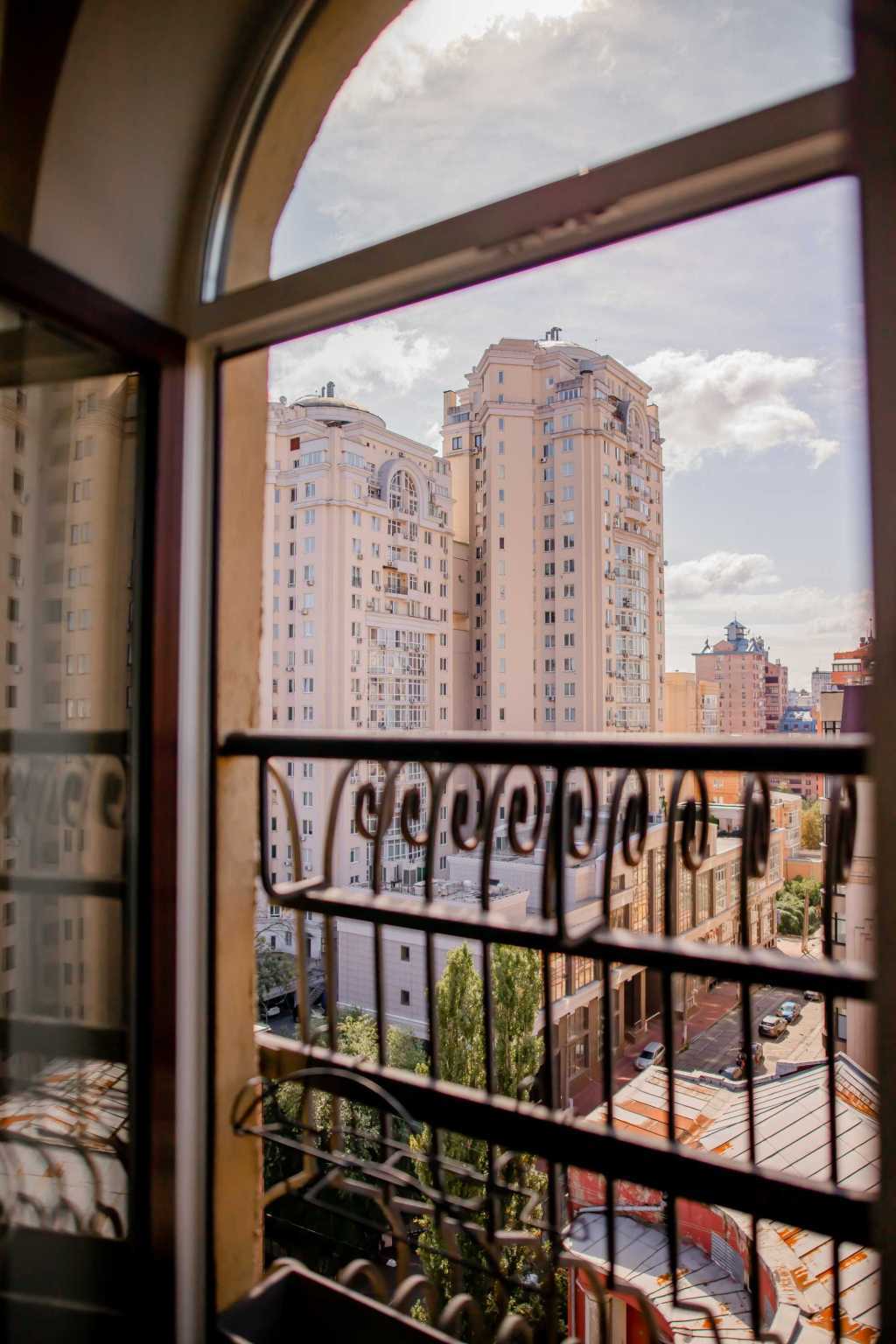 Продажа 3-комнатной квартиры 83 м², Полтавская ул., 10