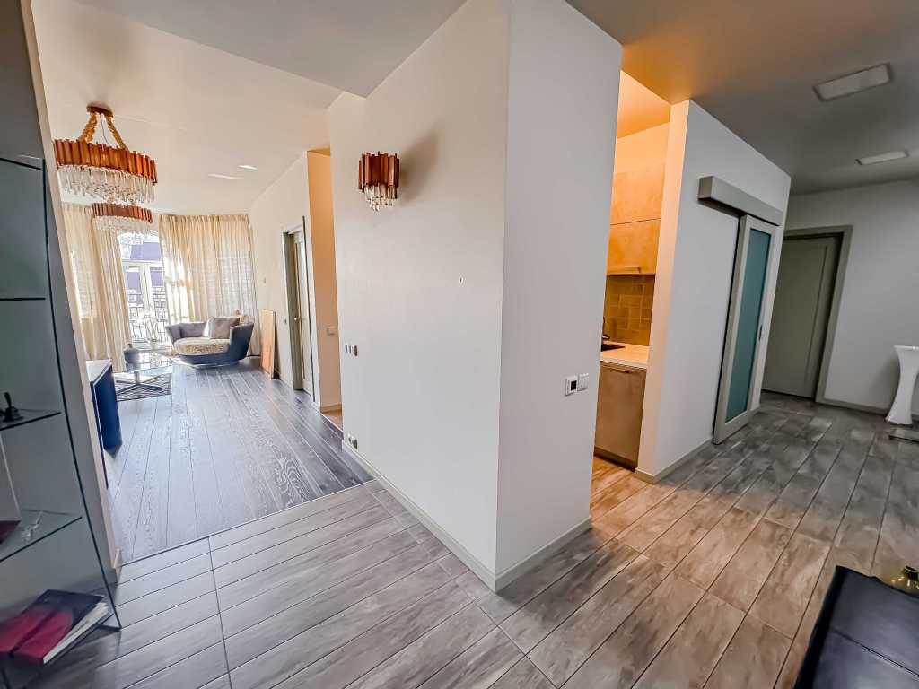 Продажа 3-комнатной квартиры 83 м², Полтавская ул., 10