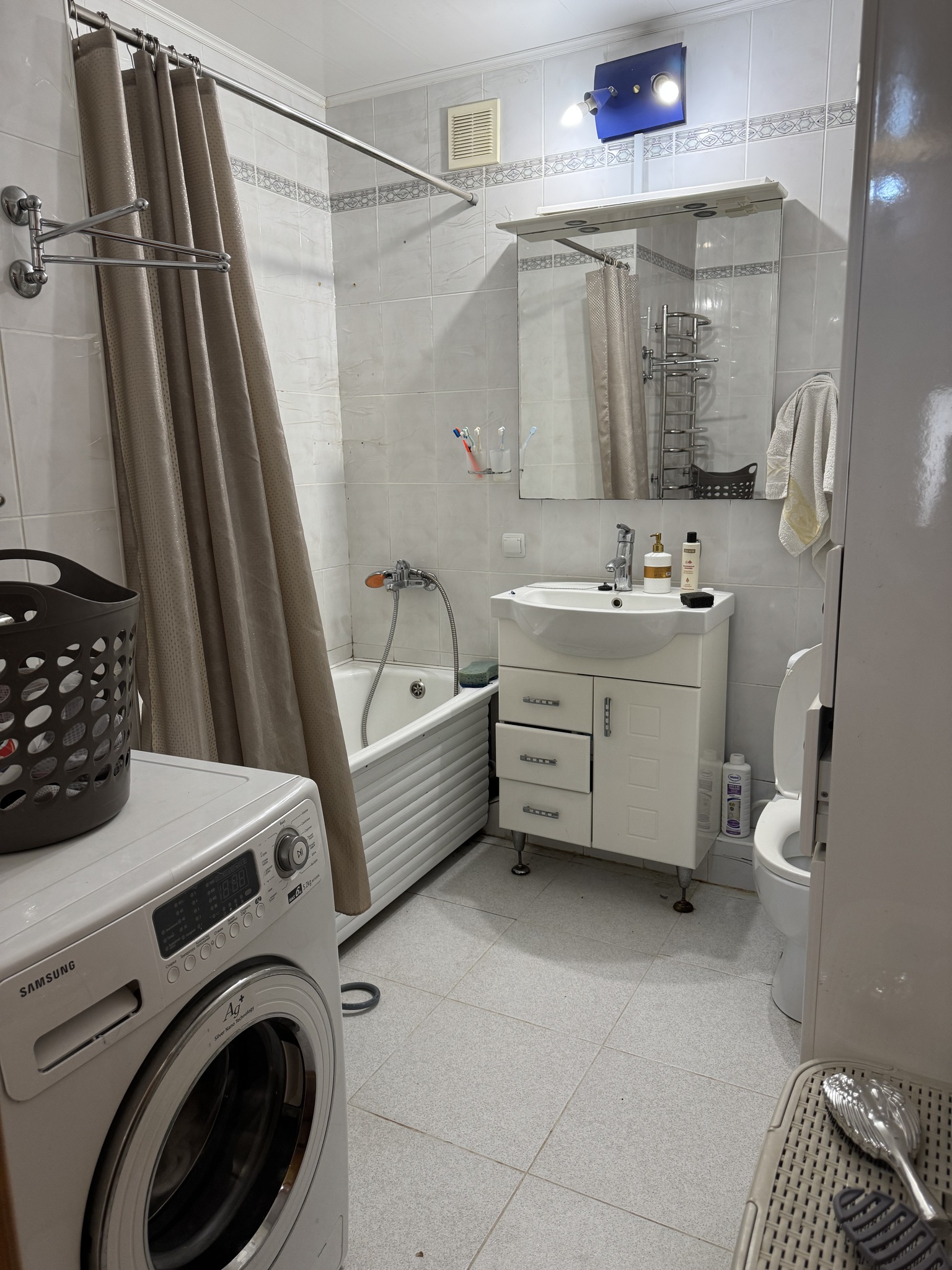 Продажа 4-комнатной квартиры 61 м²