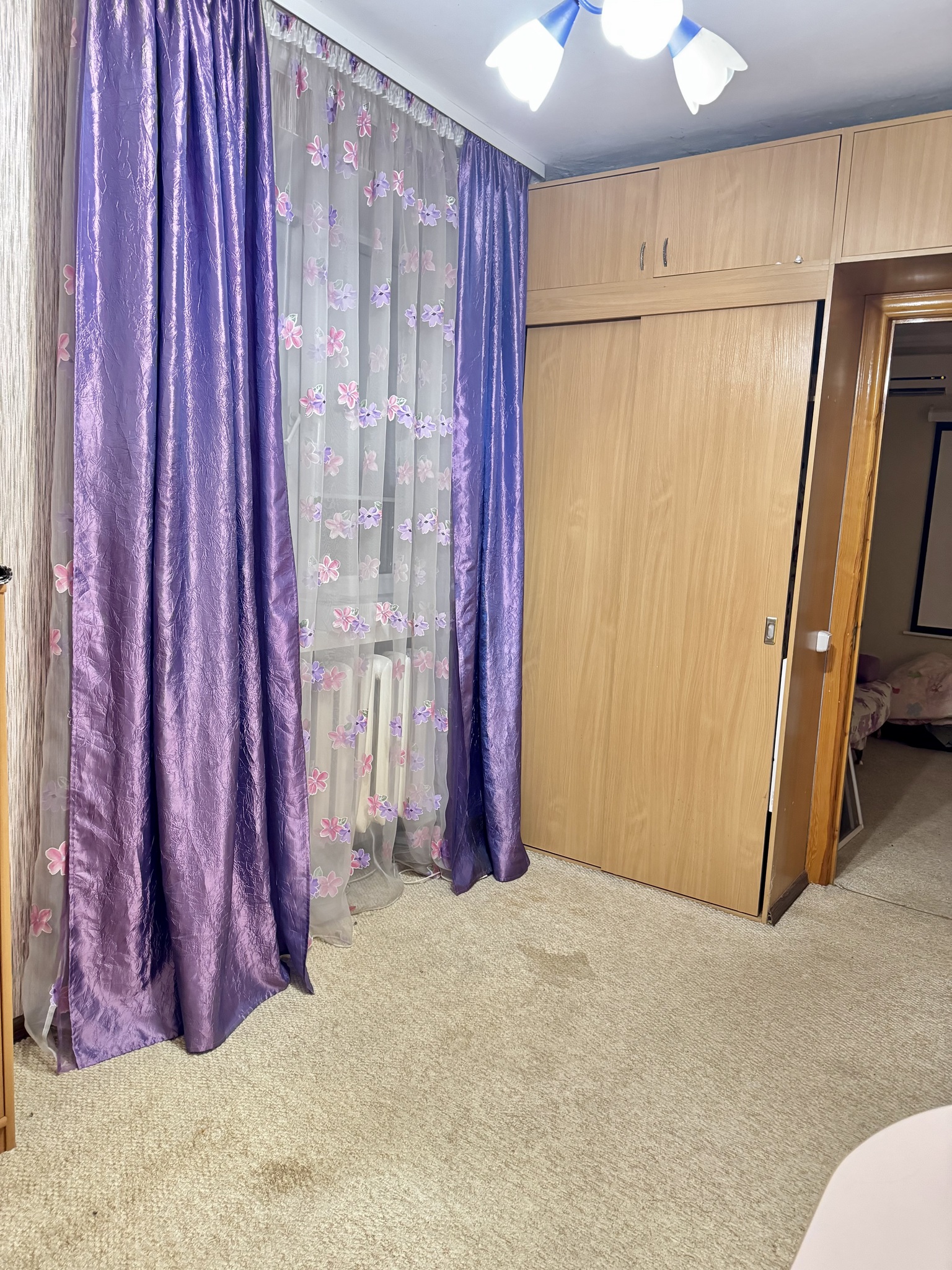 Продажа 4-комнатной квартиры 61 м²