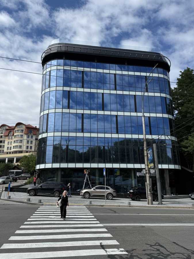 Аренда помещения свободного назначения 1000 м², Ивана Федорова ул.