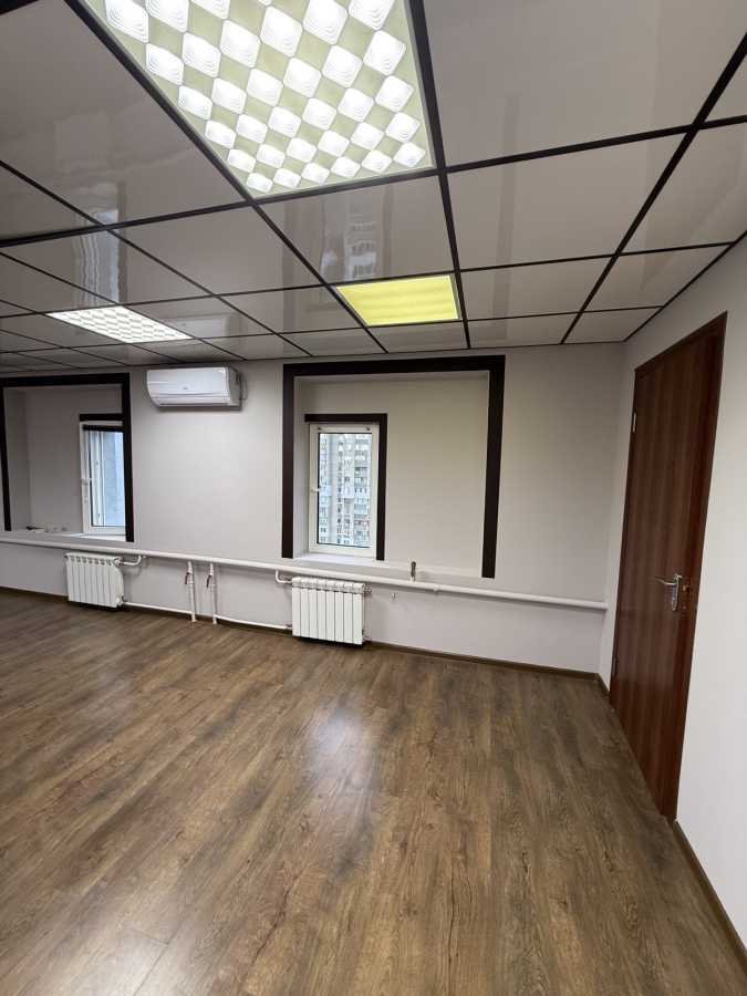 Аренда офиса 42 м², Берестейский, 93