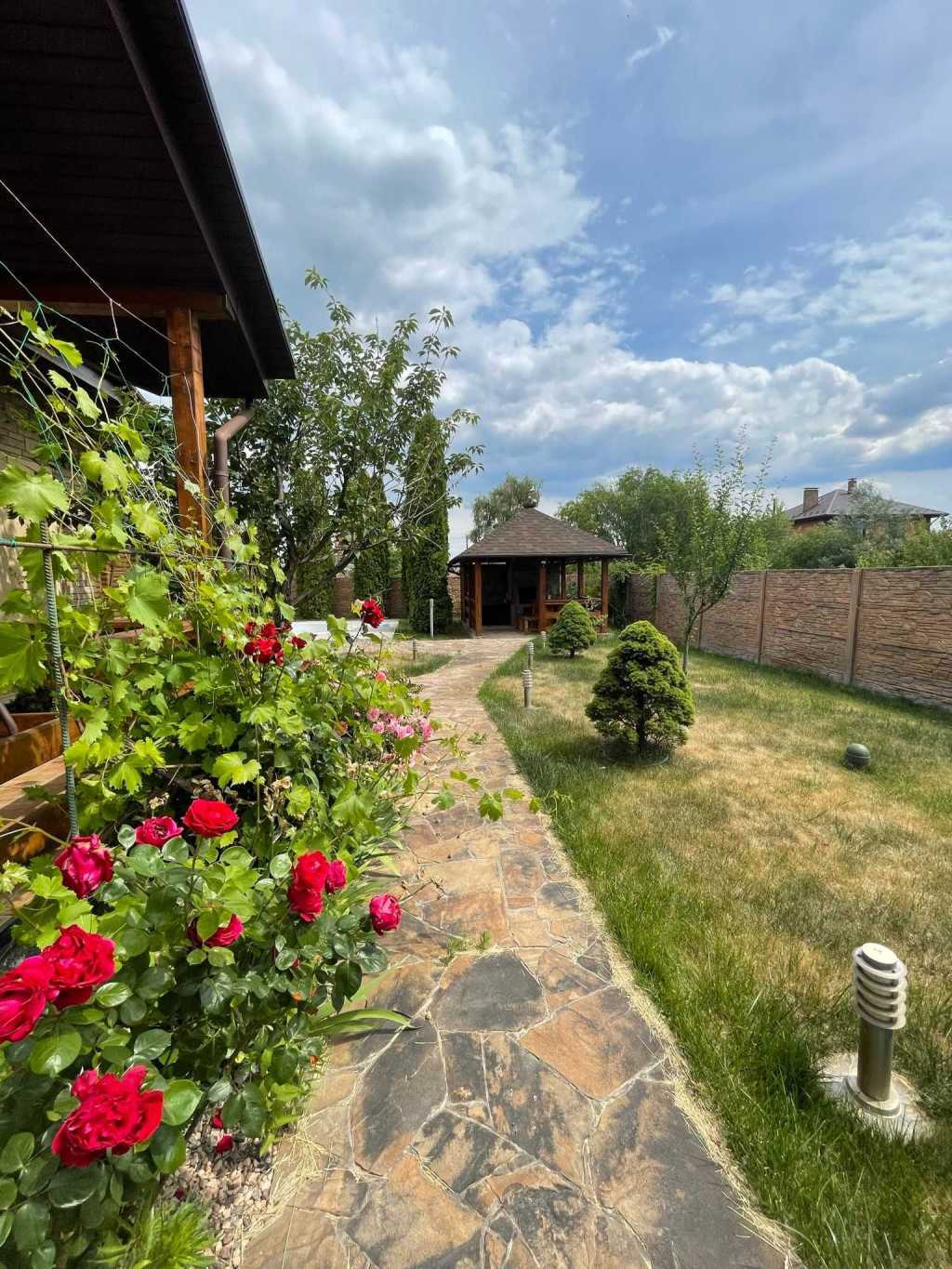 Оренда будинку 230 м², Вегівська