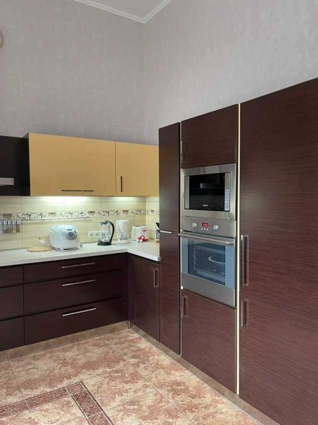 Оренда будинку 230 м², Вегівська