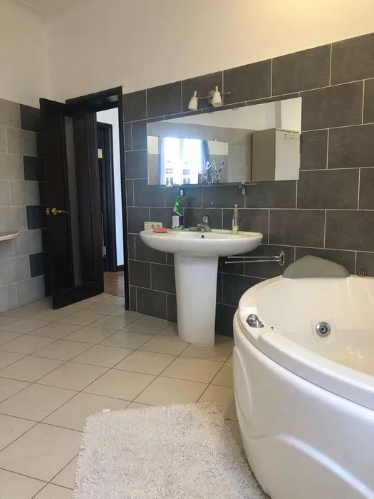 Оренда котеджу 355 м², Науки просп.