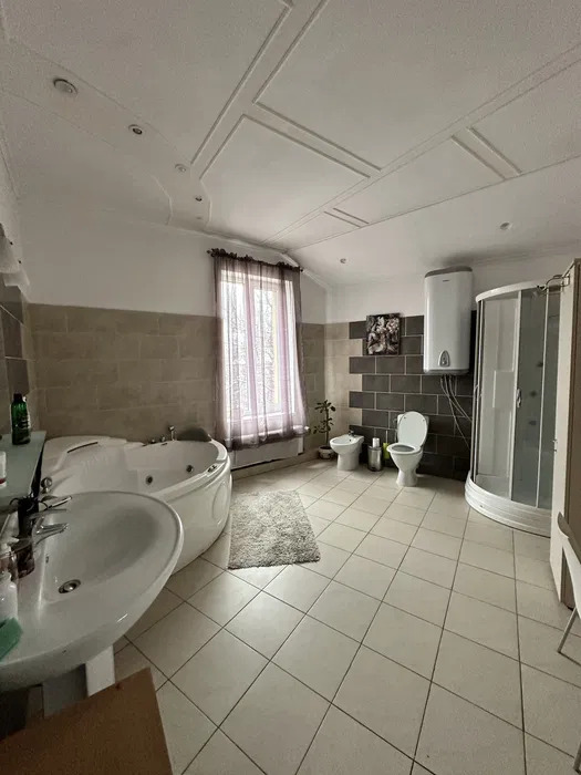 Оренда котеджу 355 м², Науки просп.