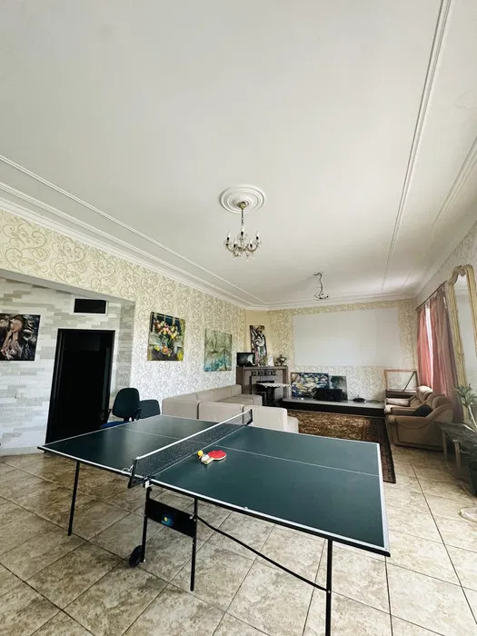 Оренда котеджу 355 м², Науки просп.