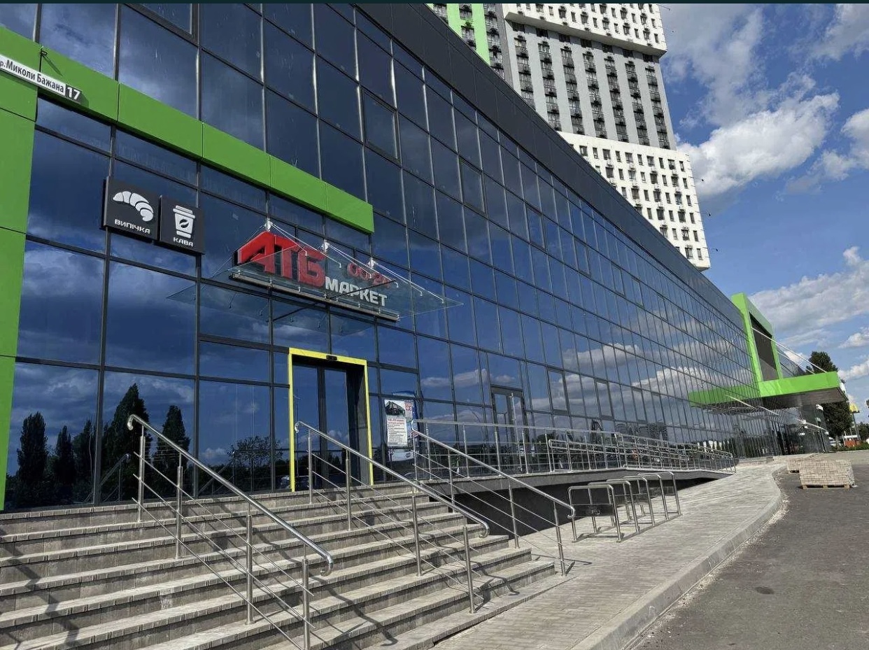 Аренда торгового помещения 210 м², Николая Бажана просп.