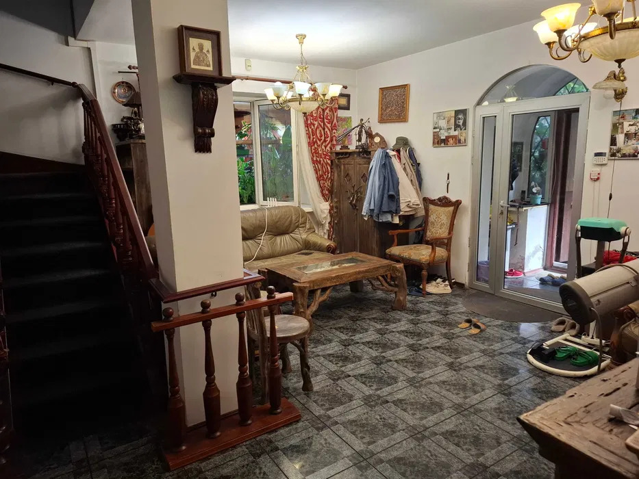 Оренда будинку 400 м², Святошинська вул.