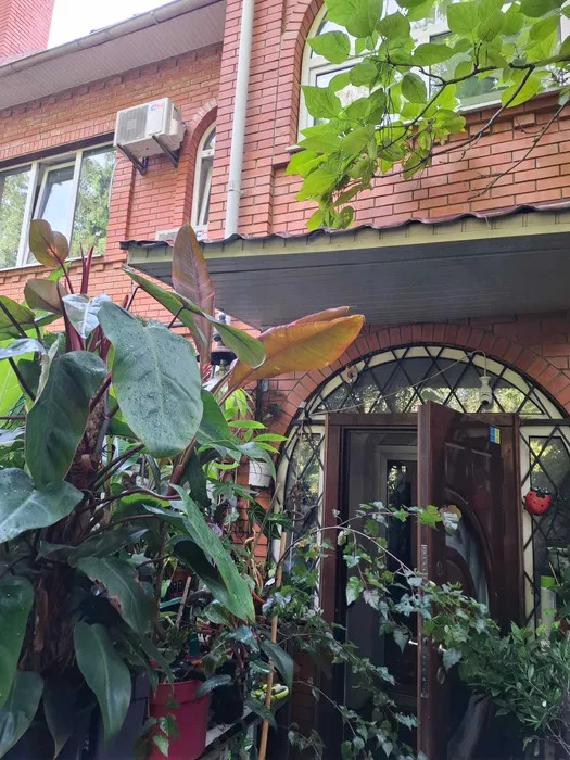 Оренда будинку 400 м², Святошинська вул.