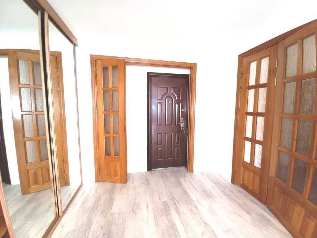 Продаж 1-кімнатної квартири 49 м², Срібнокільська вул., 20