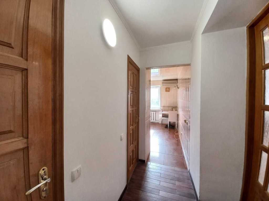 Продаж 1-кімнатної квартири 49 м², Срібнокільська вул., 20