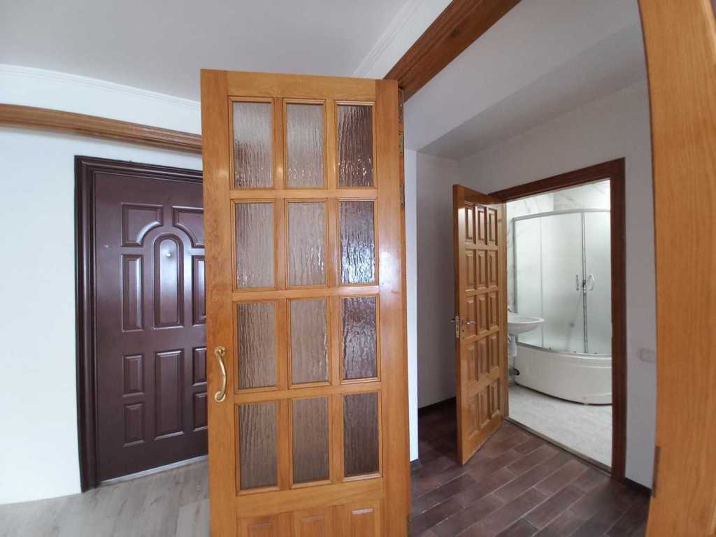 Продаж 1-кімнатної квартири 49 м², Срібнокільська вул., 20